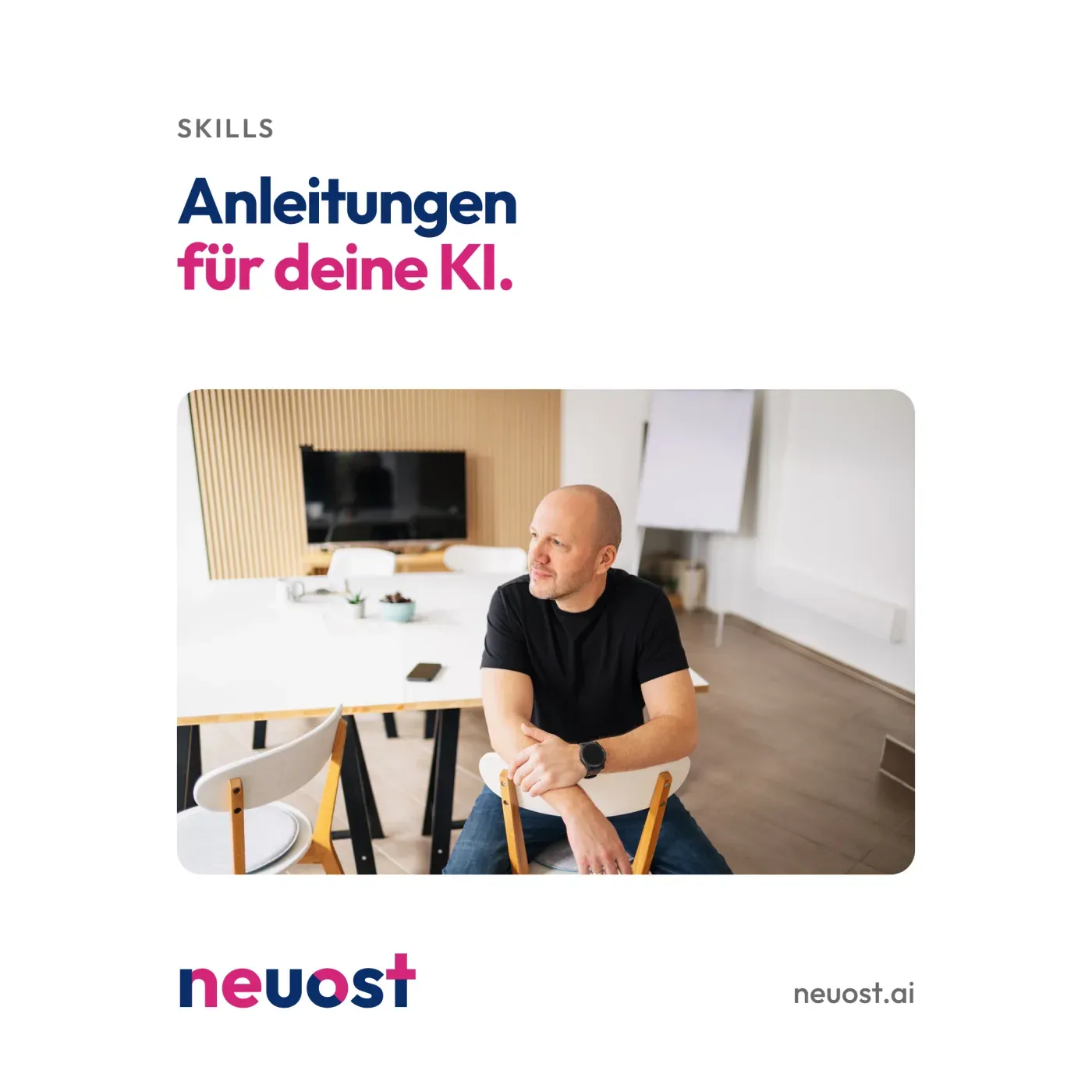 Skills: Wiederverwendbare Anleitungen für deine KI. Titelbild mit Ralf Cornesse am Besprechungstisch